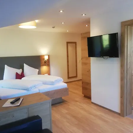 Edelweiss Apartman *